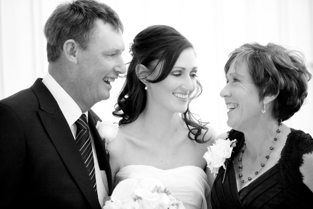 show love between bride and parents